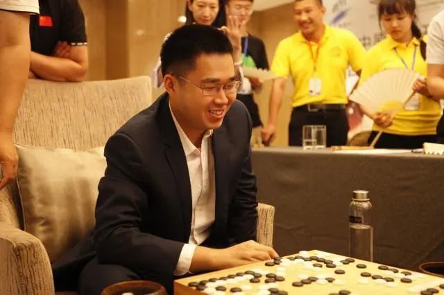 “家里的顶梁柱塌了！”——范蕴若八段意外离世