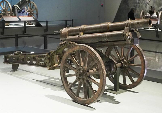 法国施耐德m1906山炮,世界上第一种炮管前冲的火炮