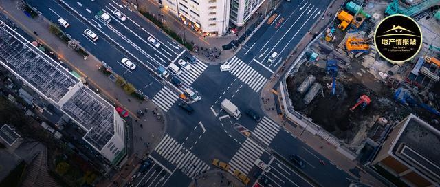 人口的十字路口_十字路口图片(2)