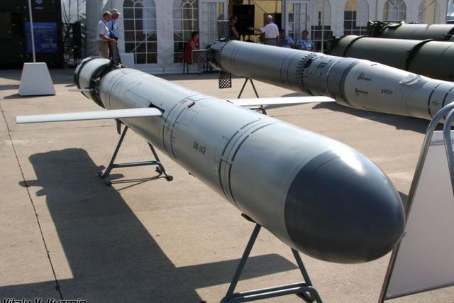 标准6防空导弹,为拦截超音速反舰导弹而生,号称宙斯盾最锋利的剑