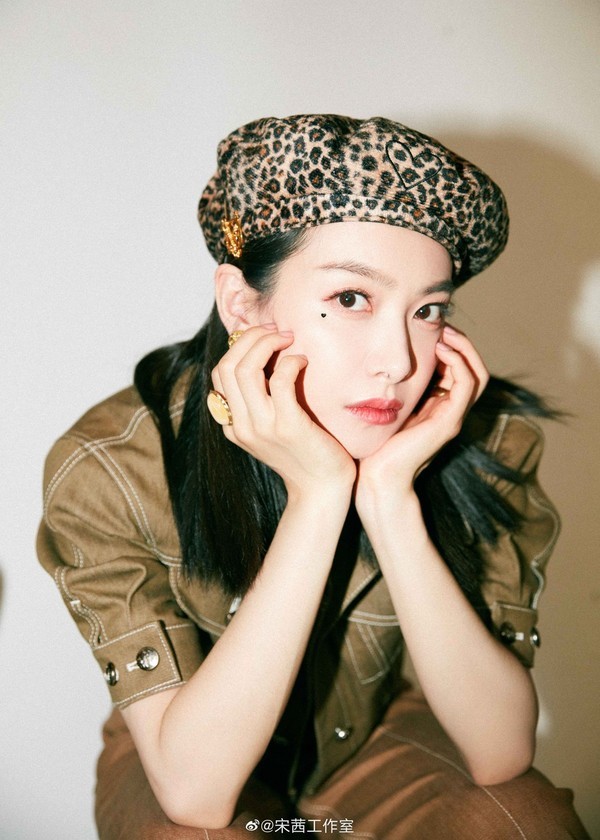 金晨、宋茜、吴宣仪的泪痣妆来啦，美不哭你算我输……