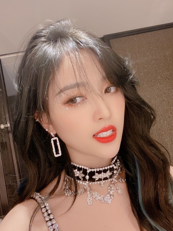 金晨、宋茜、吴宣仪的泪痣妆来啦，美不哭你算我输……