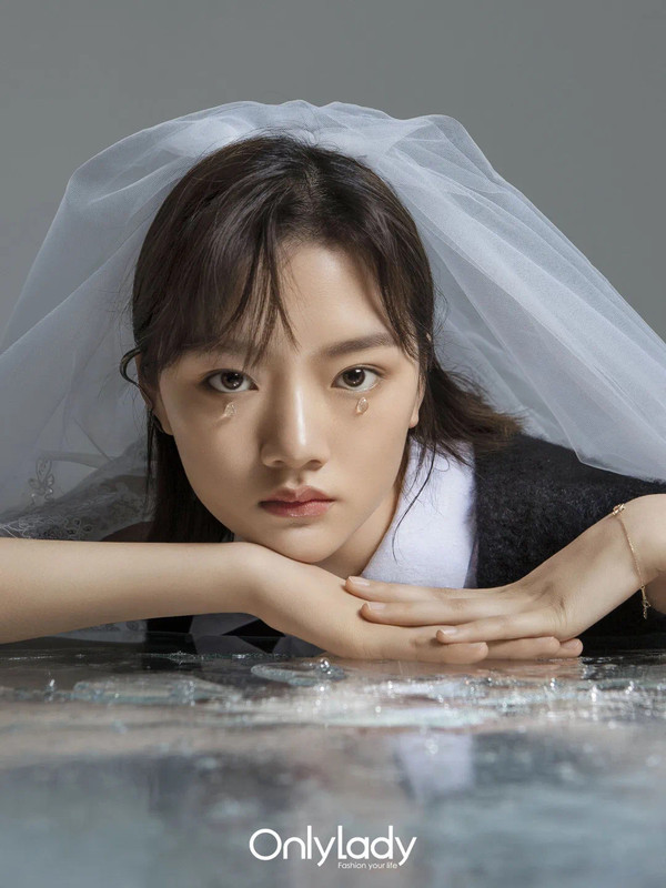 金晨、宋茜、吴宣仪的泪痣妆来啦，美不哭你算我输……