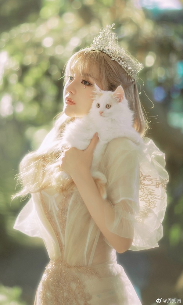 金晨、宋茜、吴宣仪的泪痣妆来啦，美不哭你算我输……