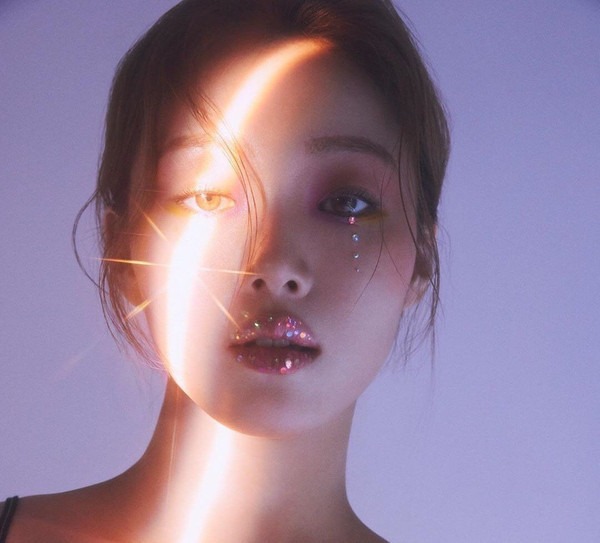 金晨、宋茜、吴宣仪的泪痣妆来啦，美不哭你算我输……
