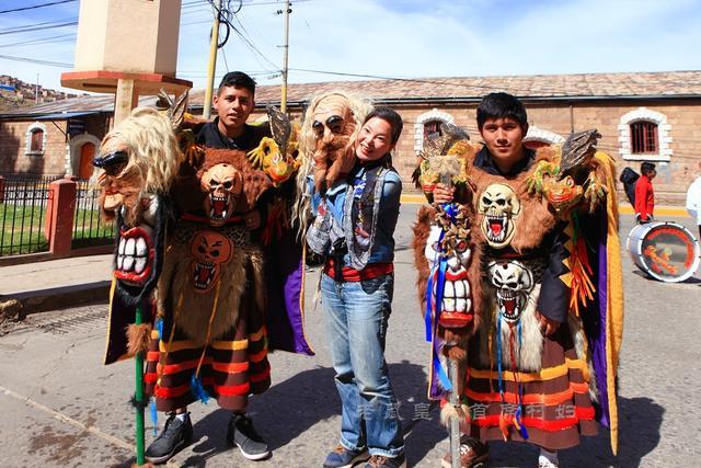 秘鲁人心中的首都,天天都是狂欢节,装扮奇特传统与性感并存