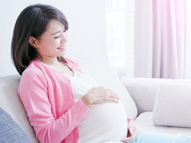 孕妈喝杯冰牛奶，胎停育找上门，冷饮被迫背锅，“元凶”其实是它