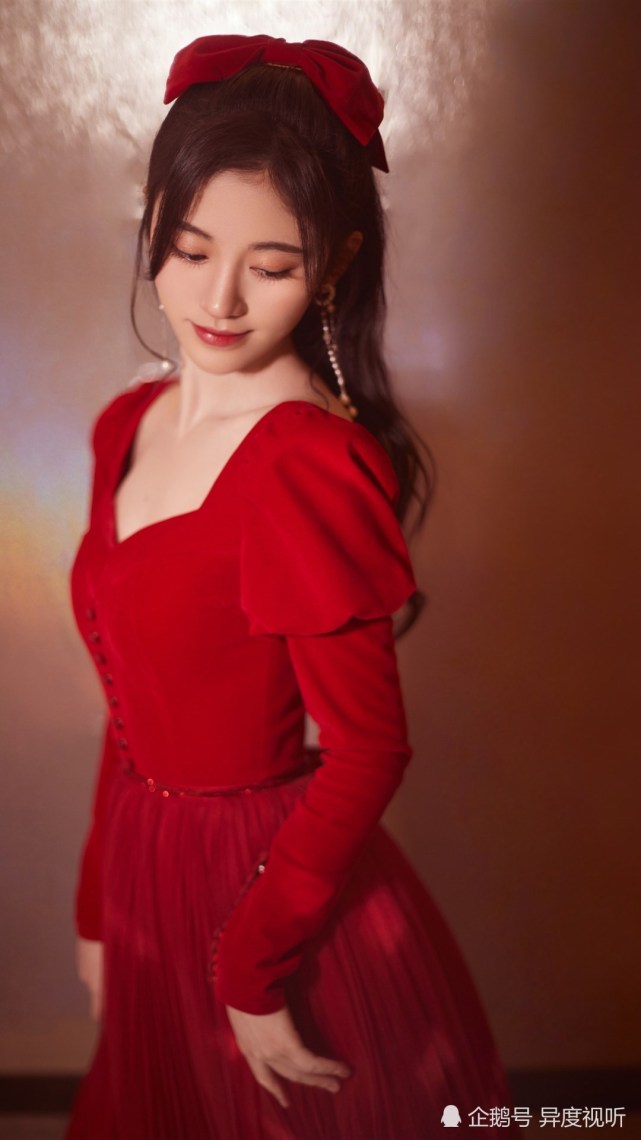 鞠婧祎红礼服唯美图集