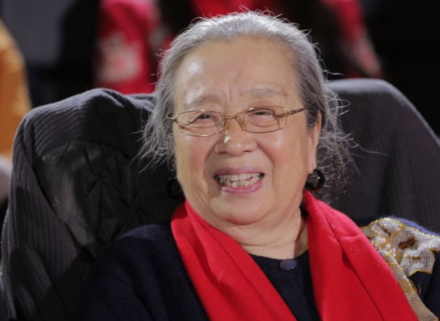 李明启:曾因出演狠毒的容嬷嬷出名,现实中却是位和蔼