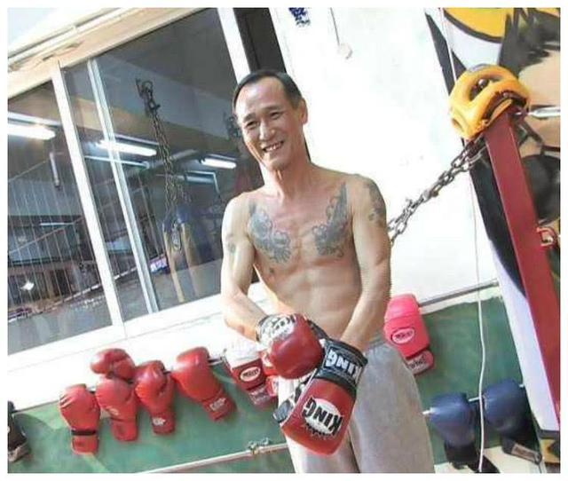 拳有陈惠敏腿有李小龙,银幕与黑帮皆是我江湖,如今