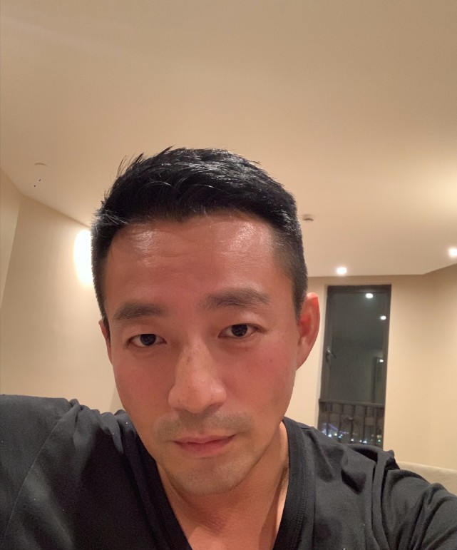 汪小菲回台隔离,清晨发文:这半年天天黏在一起,现在还真不习惯