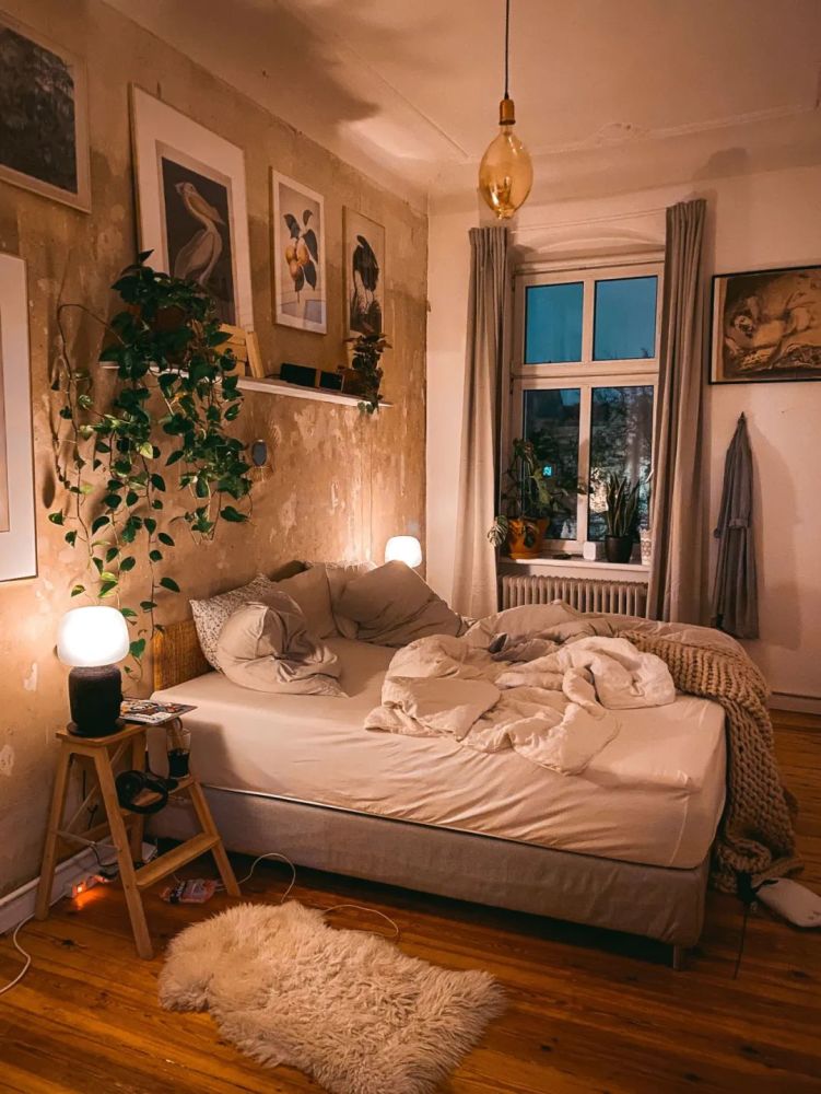 "卧房可以不精美,但要有灯光" 如果要说卧室什么时候最温暖,我会觉得