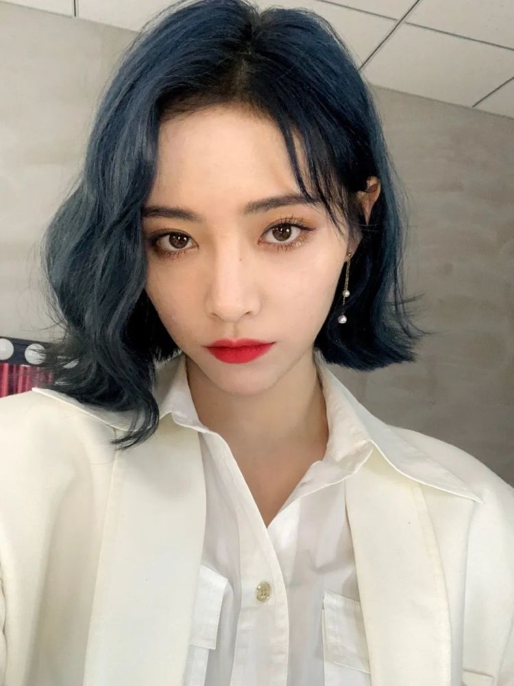 明星们的“彩虹头”发色！高颜值就是要染亮色系！