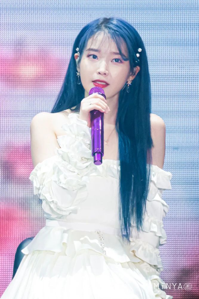 明星们的“彩虹头”发色！高颜值就是要染亮色系！