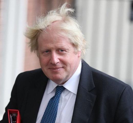发型不羁剪发挺积极！英国首相换发型，头发稀疏不做“金毛怪咖”