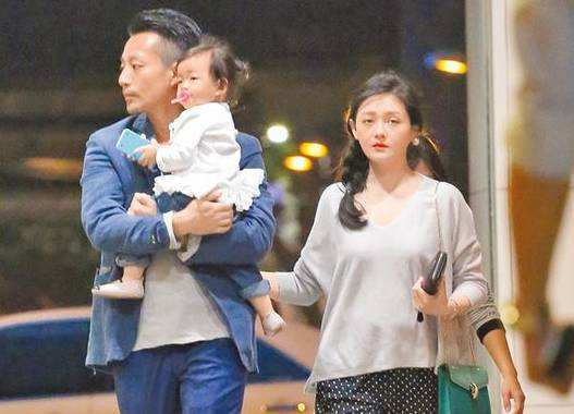大S也难逃发福，胖回来全身都是大妈味，还剪了这种显老的短发！