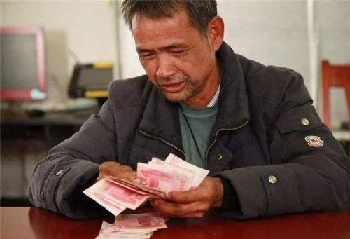 专家痛斥农村年轻人拿着父母血汗钱买房，良心何在？