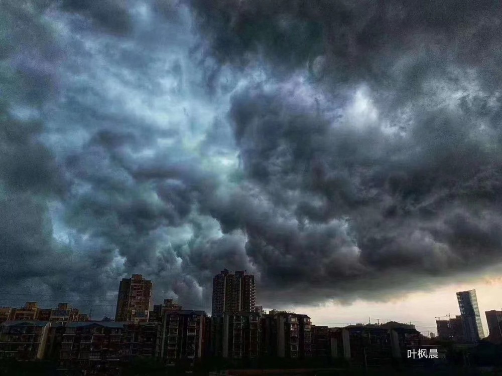 暴风雨前的风景