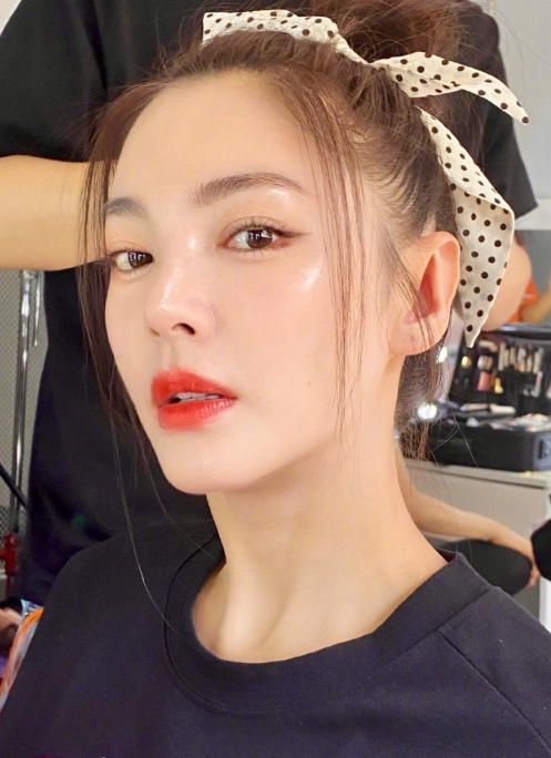 这个夏天，画一个和【姐姐们】一样的活力妆，不被定义的30+