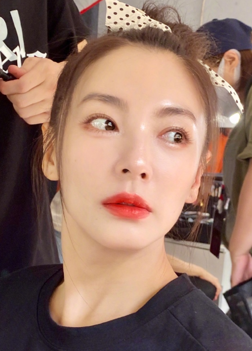 这个夏天，画一个和【姐姐们】一样的活力妆，不被定义的30+