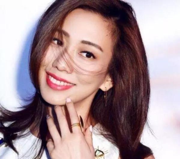 明明长得不怎么漂亮却专演女一的女星最后这位毁了一部经典