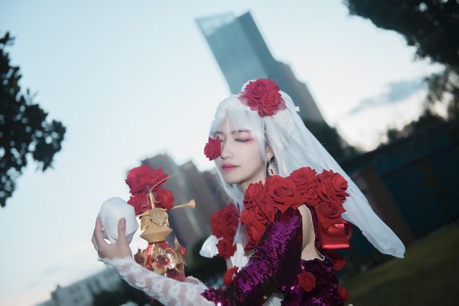 《第五人格》调香师cosplay正片,未亡人身上的脂粉香气贯穿始终