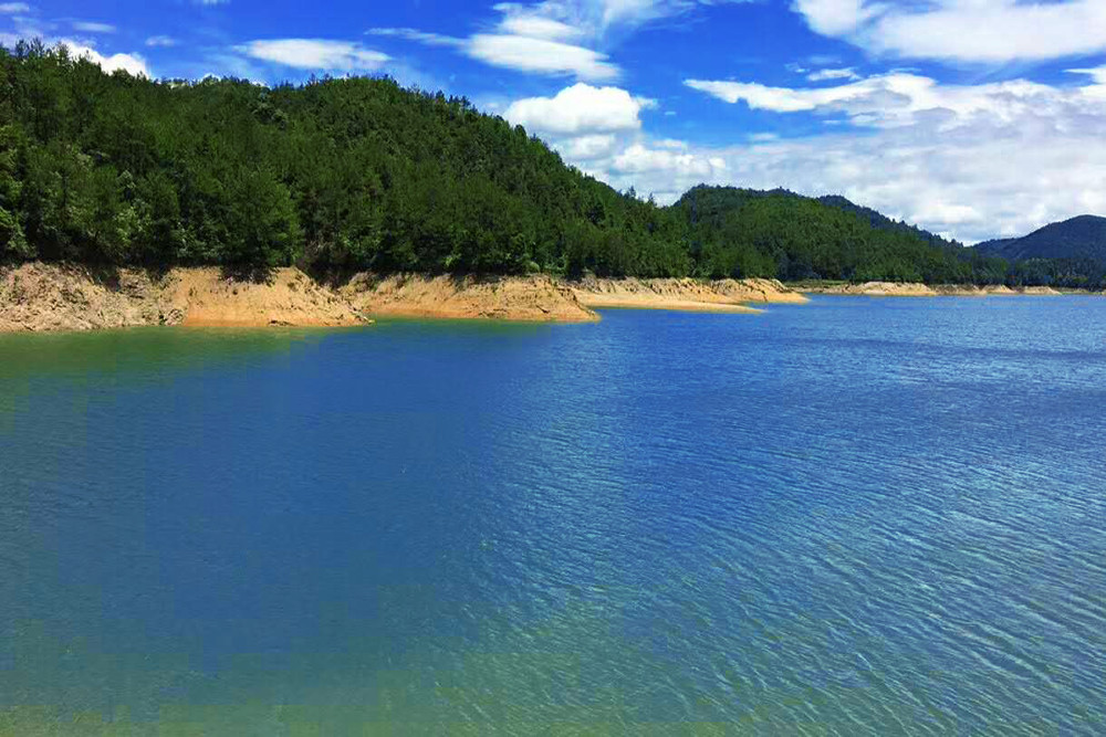 距赣州2小时的冷门湖泊景色不输陡水湖鱼多无门票却少有人知