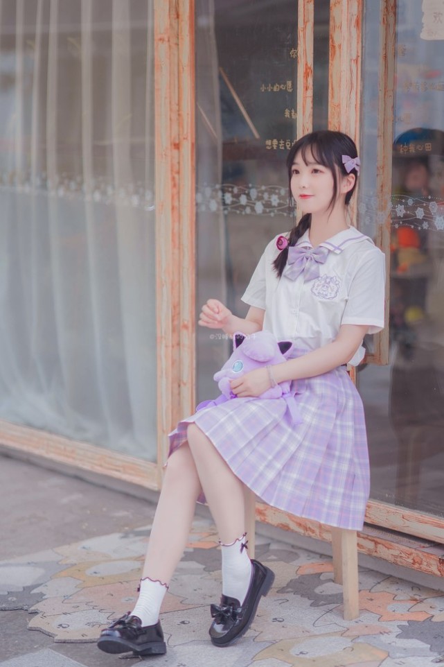 二次元jk制服:学长你可以陪我去私人电影院看电影吗