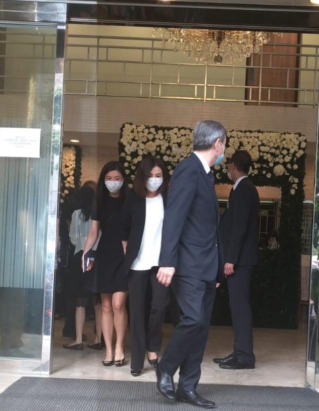 赌王何鸿燊的葬礼上为什么会有女人声称是其亲生女?