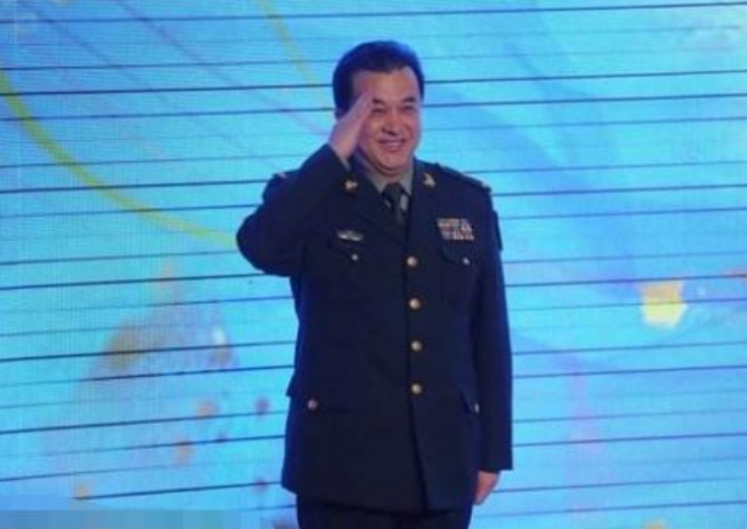 5年前,国家一级演员黄宏上午被免职,下午被带走?今60岁现状唏嘘