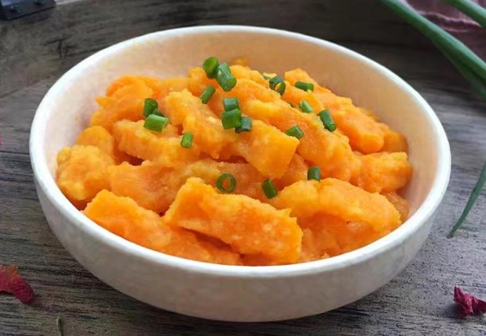 买南瓜时,挑黄皮的还是青皮的?老菜农教您一招,以后别