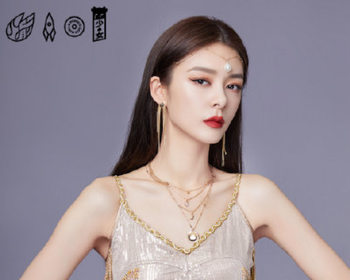 火箭少女白金女神造型，孟美岐霸气，傅菁异域，看到杨超越：颜值巅峰