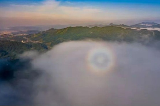 长白"佛祖显灵",时间长达15分钟,专家的解释引来群众热议