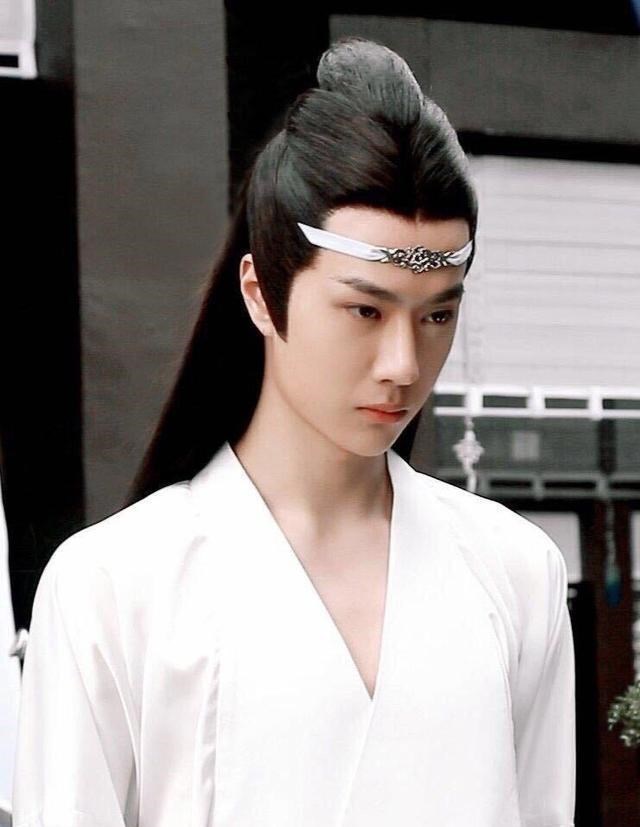 杨洋,王一博走红的秘诀,淡颜系的伤唯有古装能救