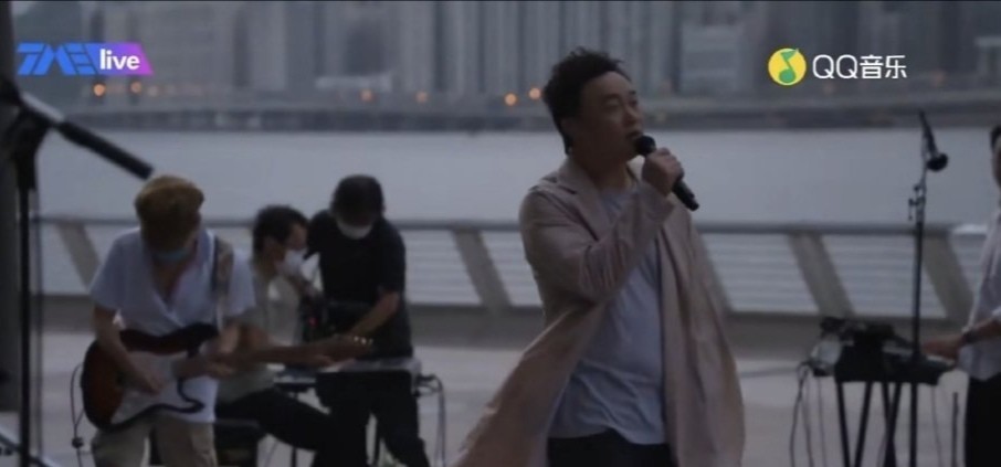 陈奕迅线上演唱会,日出和日落的浪漫,你是因为哪首歌喜欢上他的呢