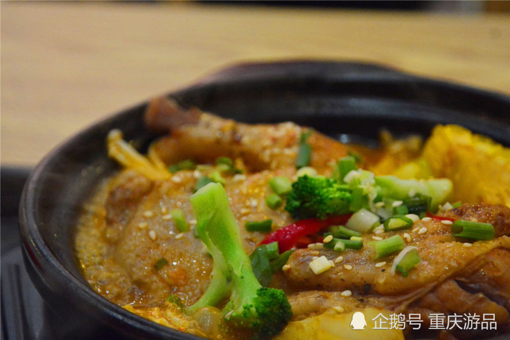 中式快餐的新面孔：鲍汁脱骨鸡，能复刻黄焖鸡与鸡公煲的辉煌吗？