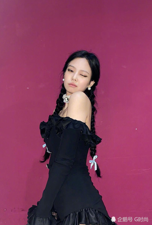 jennie手机壁纸双马尾,jennie手机壁纸金珍妮 jennie新双马尾造型释出,发尾的纯色丝带蝴蝶结尽显少女感