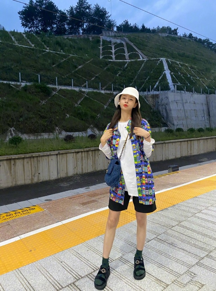 沈梦辰二公被淘汰，人美歌甜造型满分，是你的意难平吗？