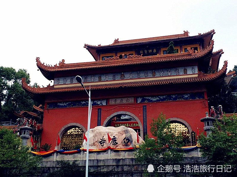 始建于唐玄宗天宝年间.它可以追溯到1200年前,是益阳最大的寺庙.