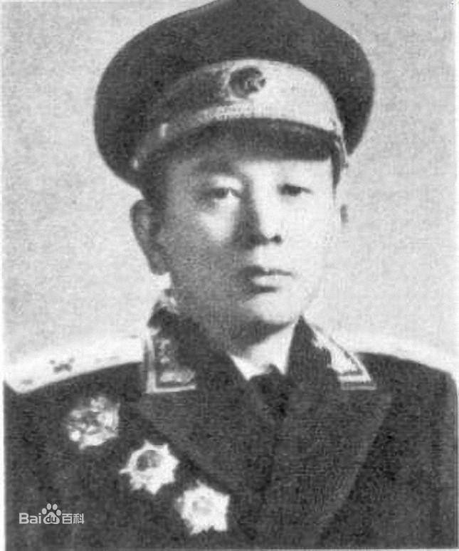 陇耀是四川金阳人,1908年生,云南陆军军官候补生队毕业,长期在滇军