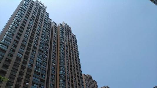 存钱生息还是买房升值？国家一锤定音，3消息传来，内行人给答案