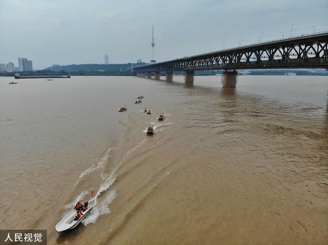 长江武汉段水位持续上涨 创21年新高