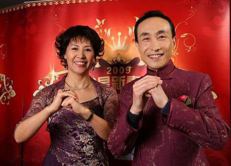 巩汉林与妻子结婚两年以后,迎来了他们的儿子巩天阔.