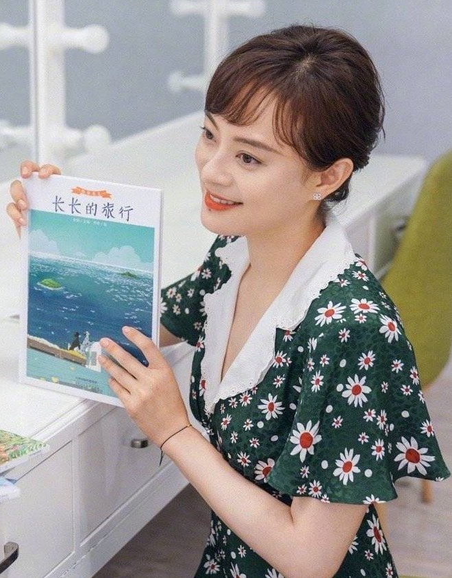 37岁孙俪终于换造型了，看清真人后，才知道她留短发的原因！