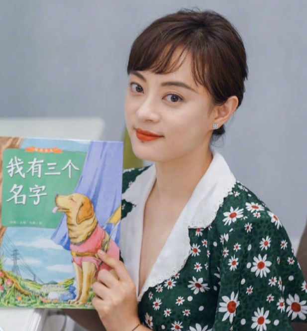 37岁孙俪终于换造型了，看清真人后，才知道她留短发的原因！