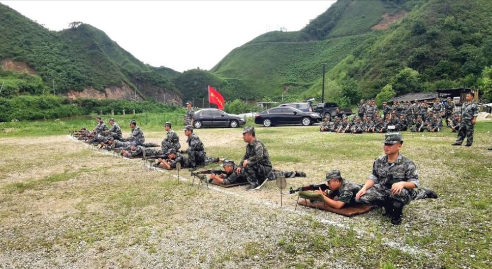 黔东南州麻江县基干民兵开展基地化军事训练