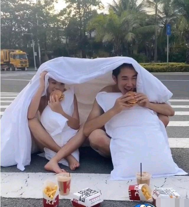 躺着的婚纱照_婚纱照躺着姿势图片