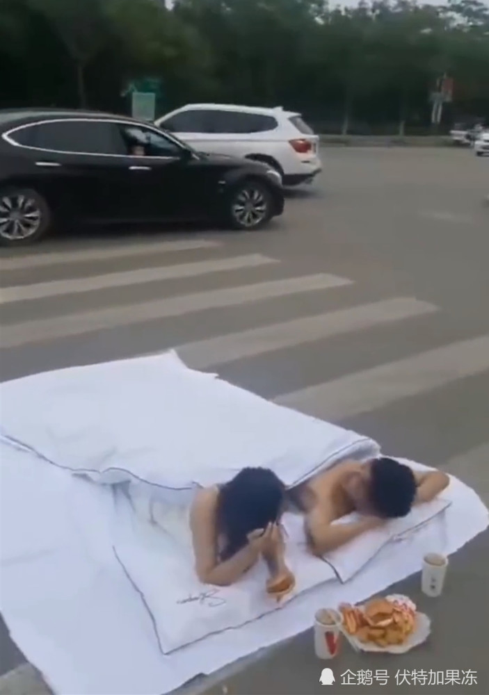 马路上婚纱照_马路上交通标志(3)