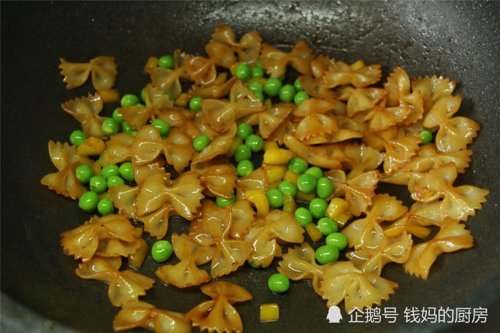 晒晒我的减脂一天饮食，不吃水煮菜、不饿肚子，朋友：赢在自律