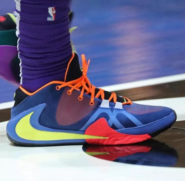 nba球员上脚:浓眉哥穿kobe5,海沃德的安踏球鞋很帅!